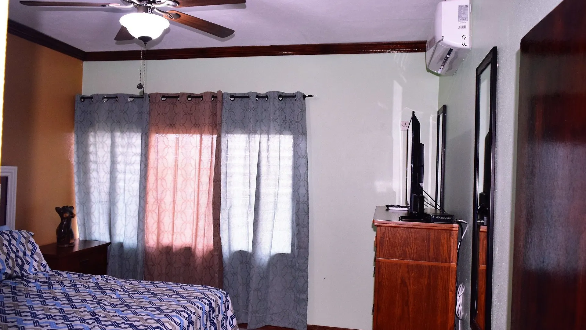 Apartment The Embassy Luxury Apt Crystal Towers I Kingston